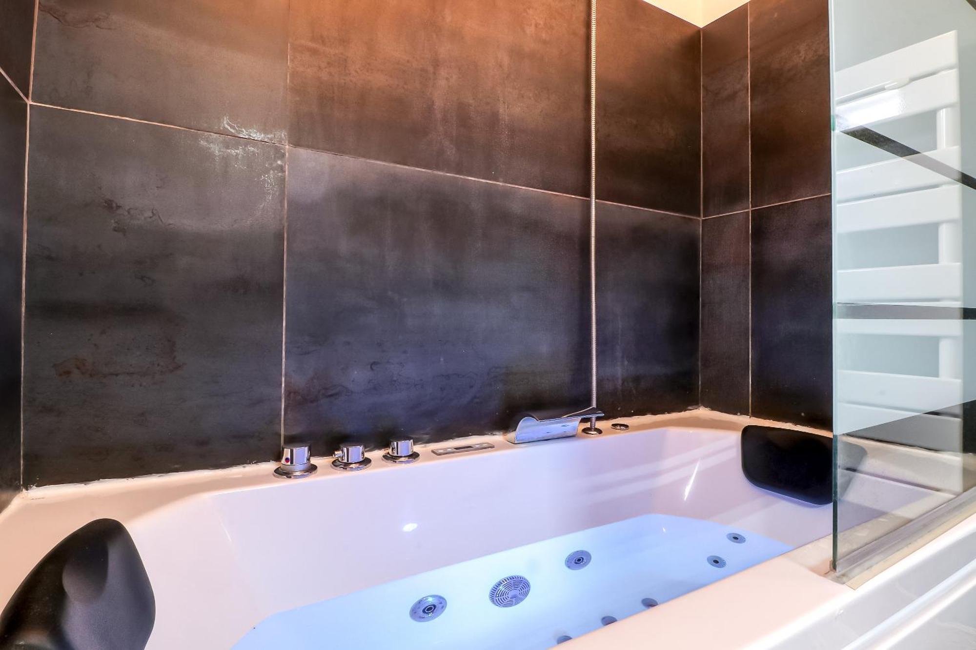 Le Vintage, Appart,Hotel Particulier, Centre Nimes Maisoncarreeconciergerie エクステリア 写真